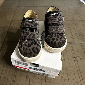 Falcotto grey leopard print toddler sneaker! Vintage look.